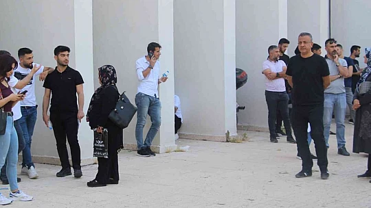 Elazığ'da YKS'nin ilk oturum heyecanı başladı
