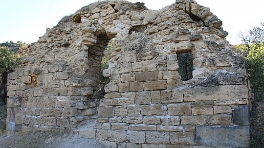 800 yıllık manastır restore edilmeyi bekliyor