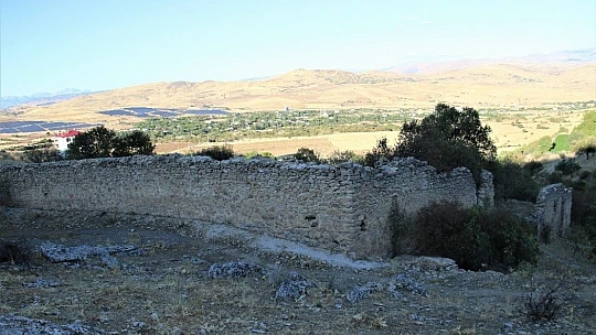 800 yıllık manastır restore edilmeyi bekliyor