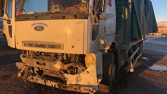 Elazığ'da zincirleme kaza 5 araç birbirine girdi: 4 yaralı