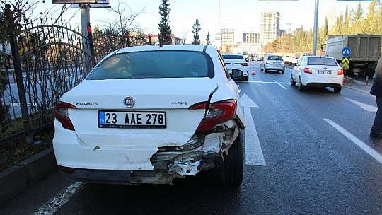 Elazığ'da zincirleme kaza, kazaları beraberinde getirdi, 18 araç  karıştı