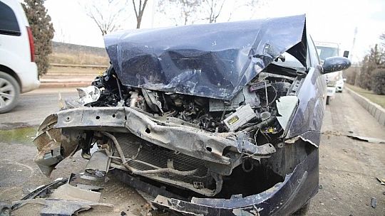 Elazığ'da zincirleme trafik kazası: 4 yaralı