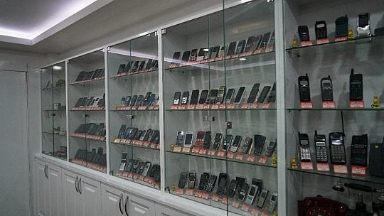 Elazığ'daki telefon koleksiyonu görenleri hayrete düşürüyor