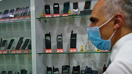 Elazığ'daki telefon koleksiyonu görenleri hayrete düşürüyor