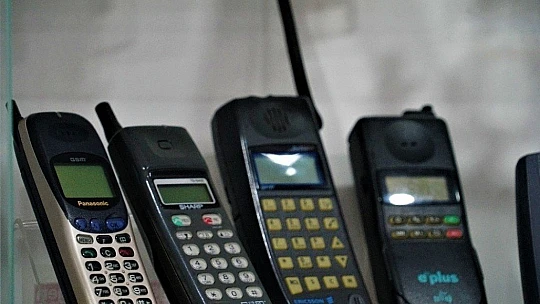 Elazığ'daki telefon koleksiyonu görenleri hayrete düşürüyor