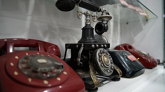 Elazığ'daki telefon koleksiyonu görenleri hayrete düşürüyor