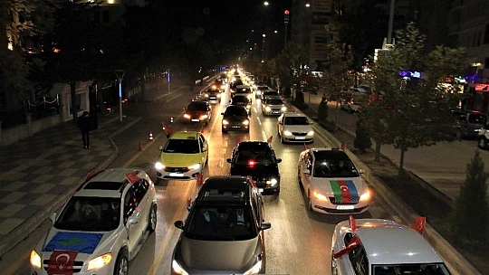 Elazığ'dan Azerbaycan için bin araçlık zafer konvoyu