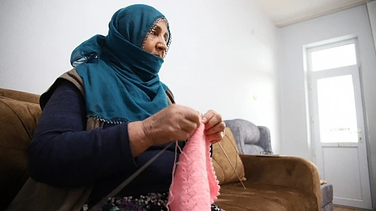 Elazığ depreminde enkazdan 17 saat sonra kurtarılan Hatun nine o anları anlattı