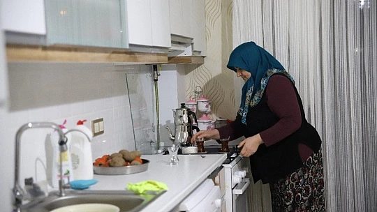 Elazığ depreminin birinci yılı dolmadan birçok aile yeni evlerine girdi