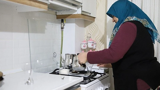 Elazığ depreminin birinci yılı dolmadan birçok aile yeni evlerine girdi