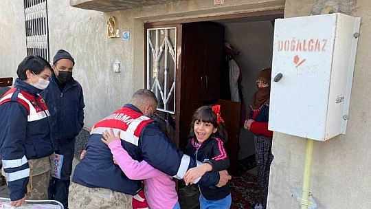Elazığ depreminin birinci yılında jandarma depremzedeleri unutmadı