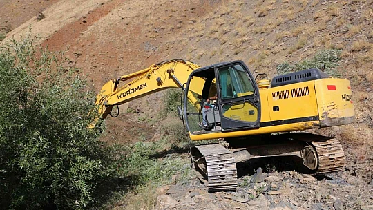 Elazığ derelerinde ıslah çalışması sürüyor