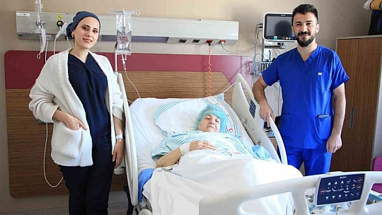 Elazığ Fethi Sekin Şehir Hastanesinde anjiyografi yöntemi ile tıkalı damar açıldı