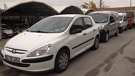 Elazığ Galericiler Sitesi Başkanı Yılmaz: 'Matrah düzenlemesiyle birlikte bayilere araba almaya giden vatandaşlar araç alamadı'