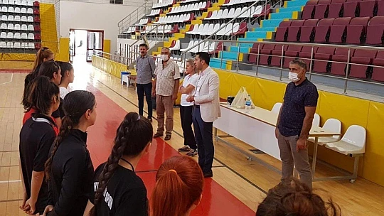 Elazığ Gençlik ve Spor İl Müdürü Eren, sporcularla bir araya geldi