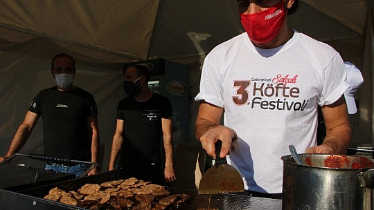 Elazığ'ı dünyaya tanıtan Salçalı Köfte Festivali'nin 3'üncüsü başladı