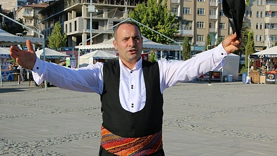 Elazığ'ı dünyaya tanıtan Salçalı Köfte Festivali'nin 3'üncüsü başladı