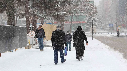 Elazığ ilkbaharda kışı yaşıyor