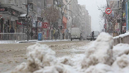 Elazığ ilkbaharda kışı yaşıyor