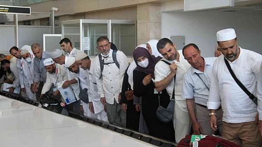 Elazığ'ın ilk hacı kafilesi kutsal topraklardan döndü