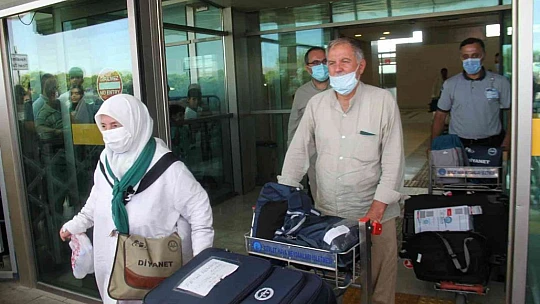 Elazığ'ın ilk hacı kafilesi kutsal topraklardan döndü