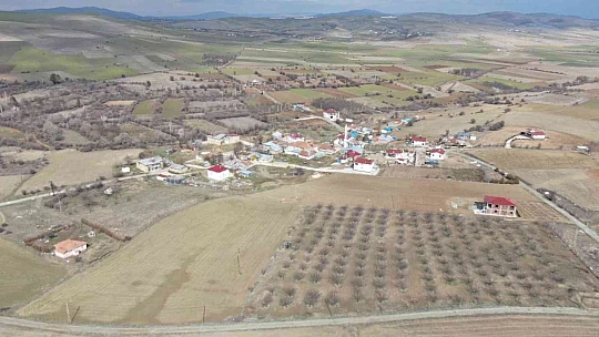 Elazığ'ın ilk kadın muhtarıydı, koltuğu eşinden devraldı, köyün Emine ablası oldu