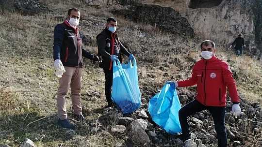 Elazığ'ın Palu ilçesinde çevre temizliği