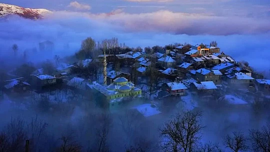 Elazığ'ın şirin köyünde sis güzelliği