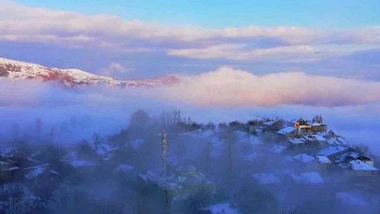 Elazığ'ın şirin köyünde sis güzelliği