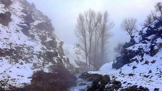 Elazığ'ın şirin köyünde sis güzelliği