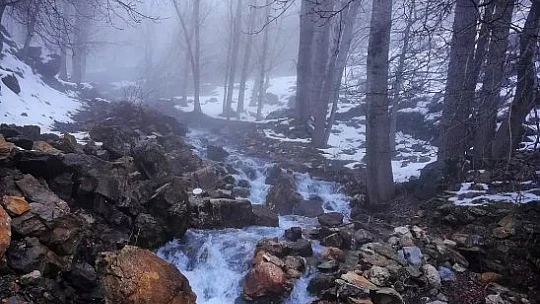 Elazığ'ın şirin köyünde sis güzelliği
