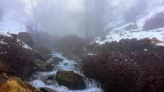 Elazığ'ın şirin köyünde sis güzelliği