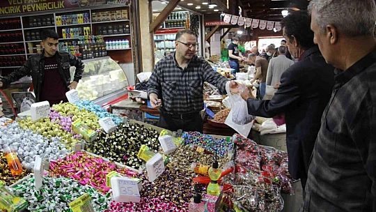 Elazığ Kapalı Çarşı'da bayram yoğunluğu