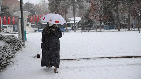Elazığ kar yağışı ile beyaza büründü, eğitime ara, engelli ve hamilelere izin verildi