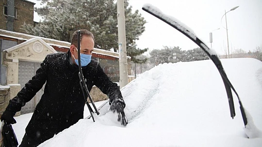 Elazığ kar yağışı ile beyaza büründü, eğitime ara, engelli ve hamilelere izin verildi