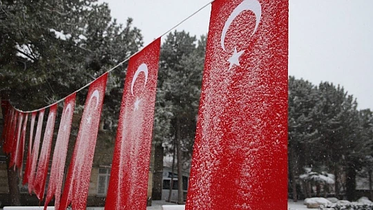 Elazığ kar yağışı ile beyaza büründü, eğitime ara, engelli ve hamilelere izin verildi