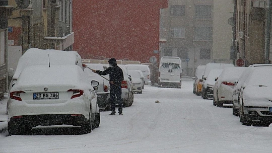 Elazığ kar yağışı ile beyaza büründü, eğitime ara, engelli ve hamilelere izin verildi