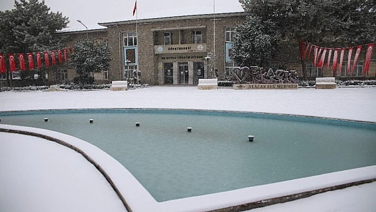 Elazığ kar yağışı ile beyaza büründü, eğitime ara, engelli ve hamilelere izin verildi