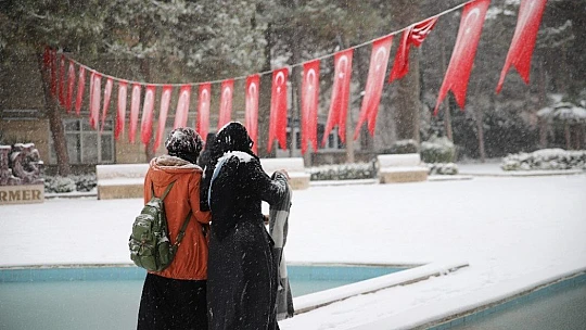 Elazığ kar yağışı ile beyaza büründü, eğitime ara, engelli ve hamilelere izin verildi