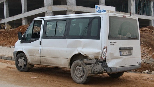 Elazığ otomobil ile transit çarpıştı: 3 yaralı
