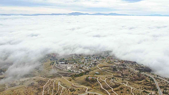 Elazığ sis denizinde kayboldu, ortaya kartpostallık görüntüler çıktı