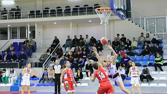 Elazığ takımları potada güldü