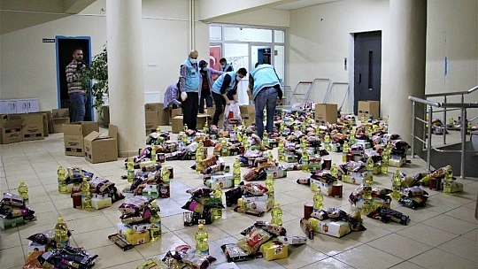 Elazığ Valisi Yırık, 'Deprem yaşamış bir il olarak hemen yardım ve ekiplerimizi gönderdik'