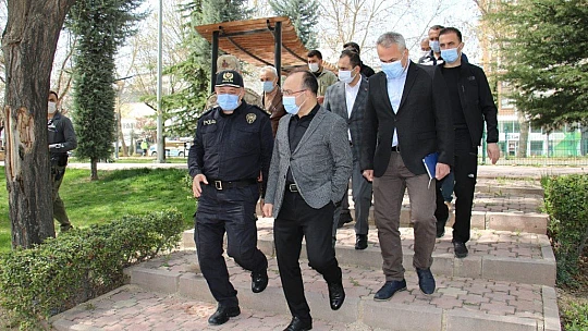 Elazığ Valisi Yırık: 'Mutant virüsle birlikte bulaş riski günlük 300'lere vardı'