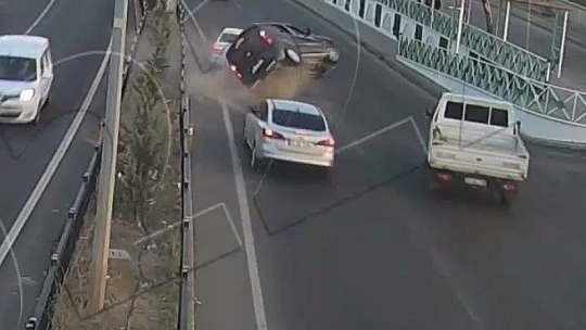 Elazığ ve Bingöl'de trafik kazaları kameraya yansıdı