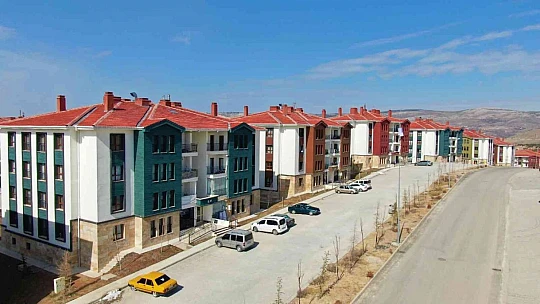Elazığlı depremzedelerden, devlete, 'Kendi imkanlarımızla alamayacağımız evler verildi' minnettarlığı