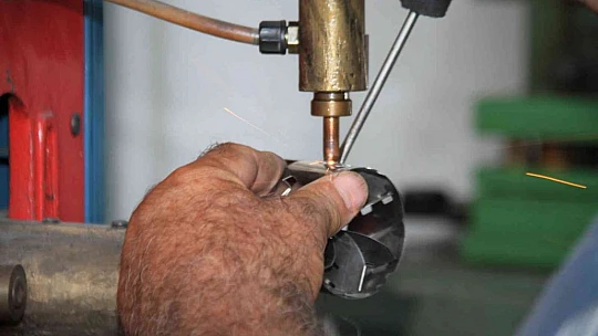 Elazığlı sanayi ustası yakıt tasarrufu sağlayan cihaz üretti