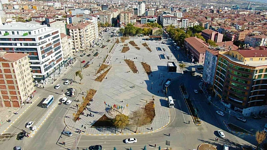 Elazığlılar Cumhuriyet Meydanıyla nefes alacak