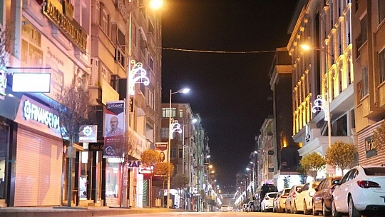 Elazığlılar kısıtlama ile evlerine çekildi, şehir sessizliğe büründü