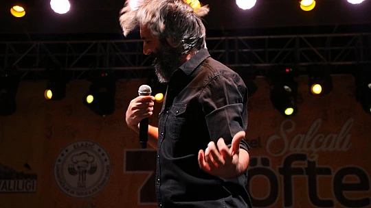 Elazığlılar Salçalı Köfte Festivalinde Zafer Döner'le coştu